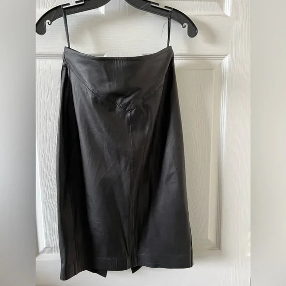 Women’s Size 4 Reiss Black Leather and Cotton Skirt with slit in the back - Picture 10 of 11